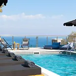 Vitzi Vista Villa *